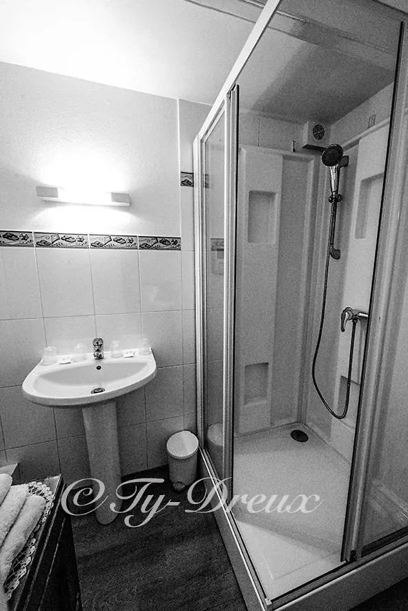 Ty Dreux Entre Terre Et Mer Saint-Thegonnec Loc-Eguiner Bed & Breakfast